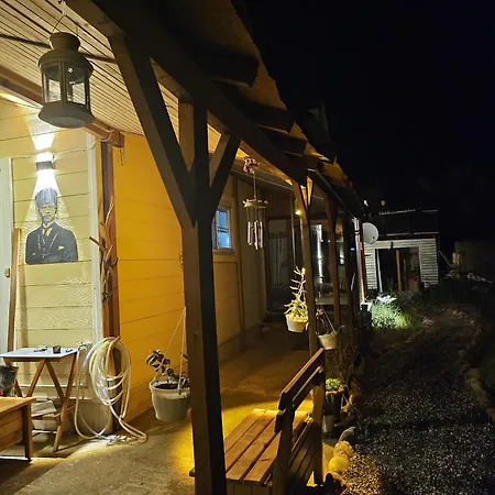 Yellow House Yuvarlakcay Kenarinda Huzur Ve Doga * 무글라