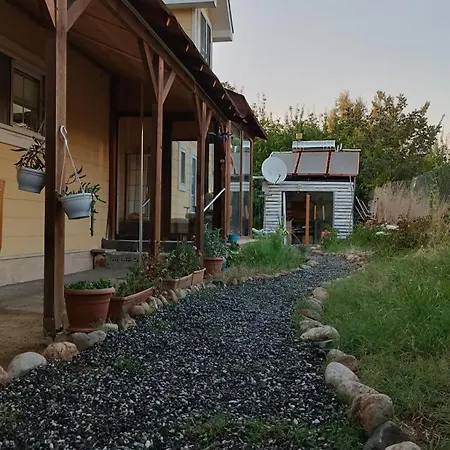 Yellow House Yuvarlakcay Kenarinda Huzur Ve Doga 무글라
